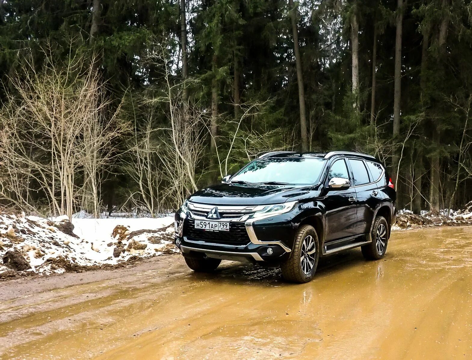 Pajero sport цена. Mitsubishi Pajero Sport. Митсубиси Паджеро спорт 3. Mitsubishi Pajero Sport черный 2018. Mitsubishi Pajero Sport 3 поколения.