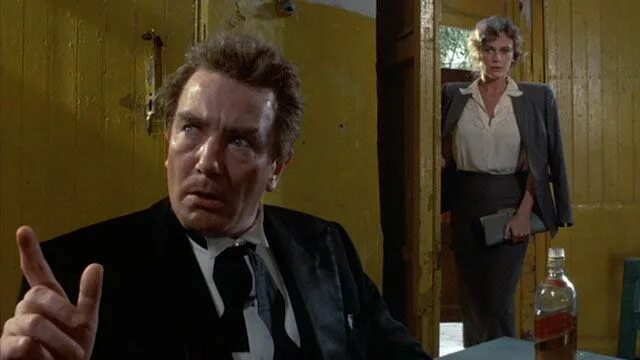 У подножия вулкана малькольм. Джек николсон и малькольм макдауэлл.