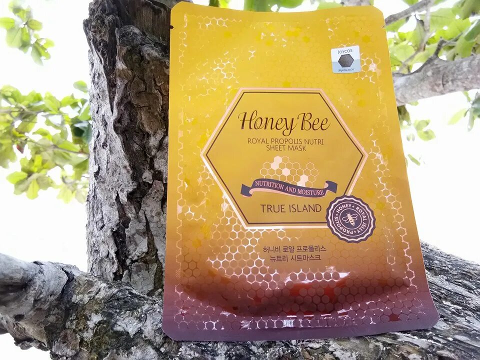 Honey Bee маска. True Island Honey Bee. Маска для лица Honey Bee true Island. True Island Honey Bee патчи.