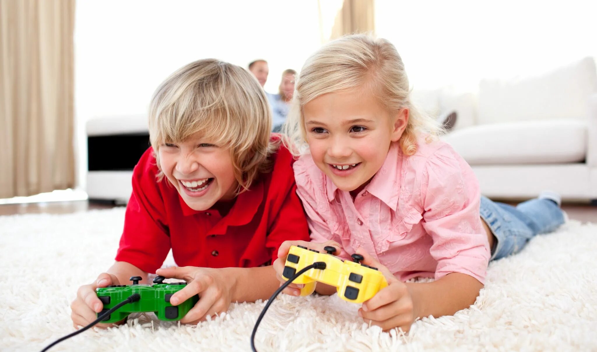 They play a game present
