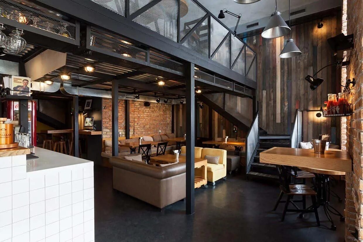 Двухэтажное кафе интерьер. Двухэтажный ресторан. Бар 2 этаж глазов. Бар дюны лиговский 50. Рокстар бар пушкина 29а.