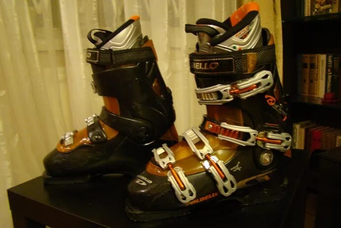 Ботинки rossignol salto. Горнолыжные ботинки 42 размер. 50. Atomic hawx 130 sidas. Горнолыжные ботинки atomic supercross коллекция.