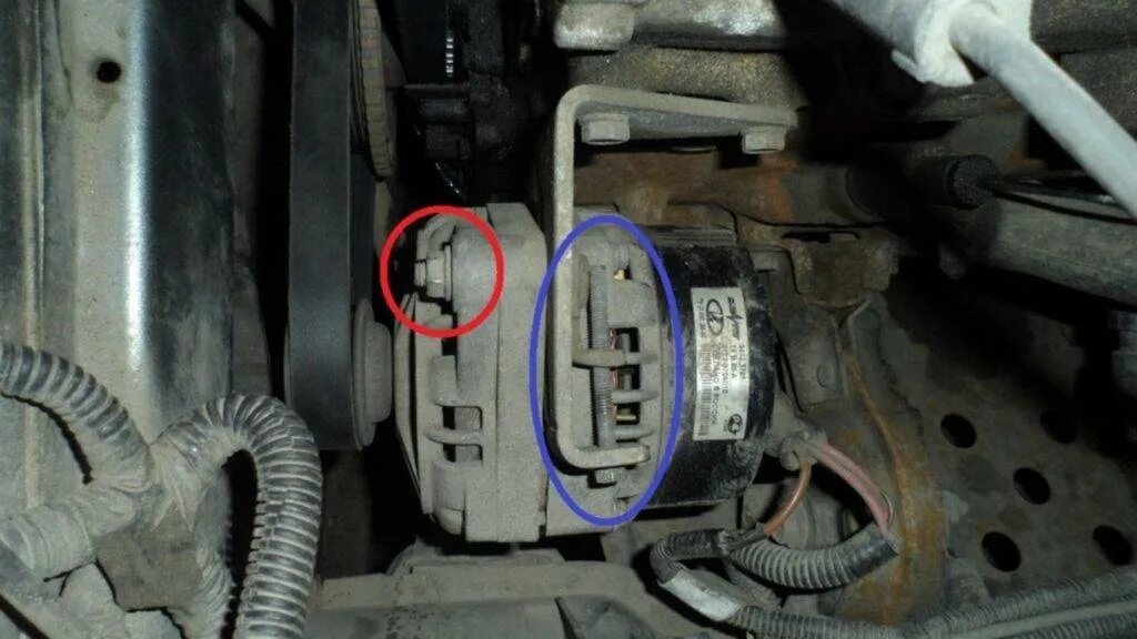 Крепление генератора ваз 2112 с гуром. Генератор на ваз 2110 натянуть. Как поменять ремень генератора 2110. Ремень генератора ваз 2110-2112. Натяжка ремня генератора ваз 2110 8 клапанов.