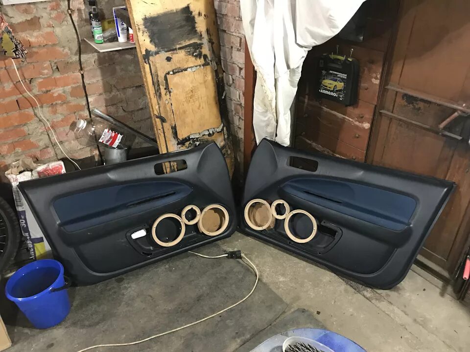 Подиумы аккорд 6. Подиумы под штатные колонки honda civic eg 4. Подиум на хонду. Civic ек 3 автозвук. Подиум на хонду.