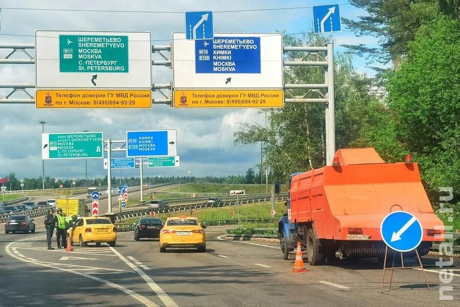 Въезд в москву. Развязка мкад молодогвардейская. Варшавское шоссе табличка. Въезды в москву где. Дороги москвы.