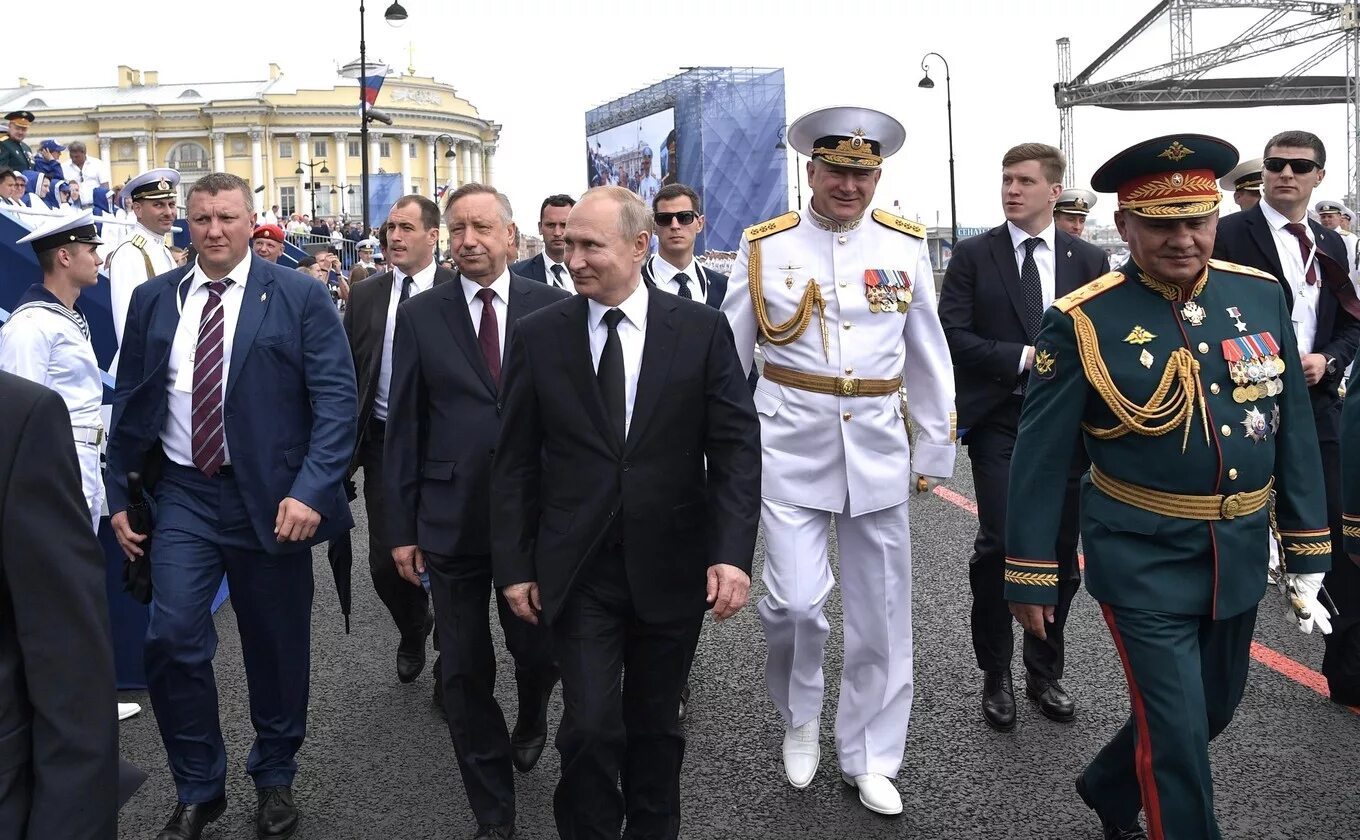 Главный военный страны. Адмирал Евменов парад 2019. Парад ВМФ Шойгу.