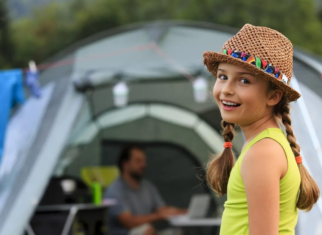 Little camp. Lil Campers. Tent girl Kentucky. Sofia Colo Camp.