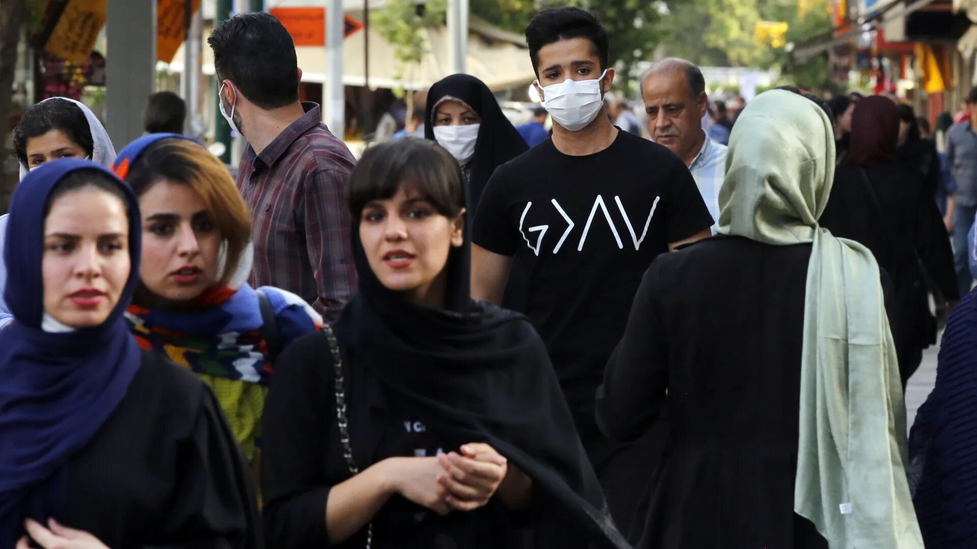 Последние новости про иран. Иран Тегеран иранцы. Тегеран люди 2021. Иранские женщины Тегеран. Женщины в Иране сейчас.