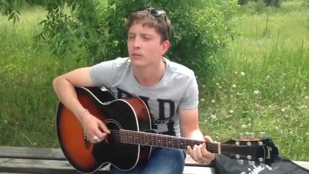 Про друзей под гитару. Торба на круче про друга разбор песни. Фотосессия с гитарой. Про друзей под гитару. Про друзей под гитару.