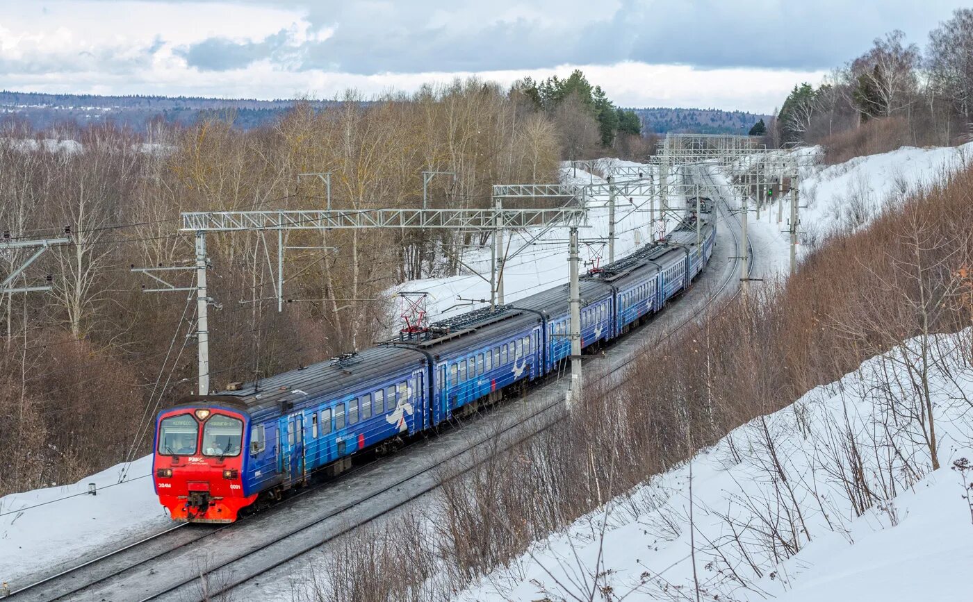 Эд4м рэкс киевского направления. Электропоезд эд4мк аэроэкспресс. Эд4м 091. Эд4м 0091. Эд4м 0091.