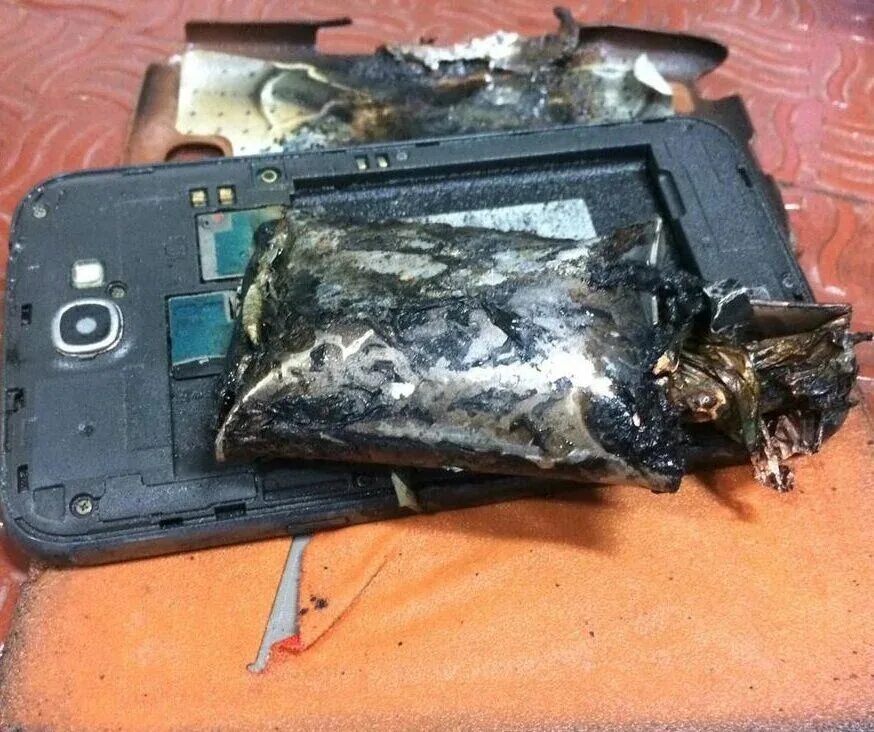 Samsung galaxy note 7 взрывается. Взорвался аккумулятор телефона. Samsung note 7 взрывается. Вспух аккумулятор в телефоне. Может ли телефон взорваться от перегрева.