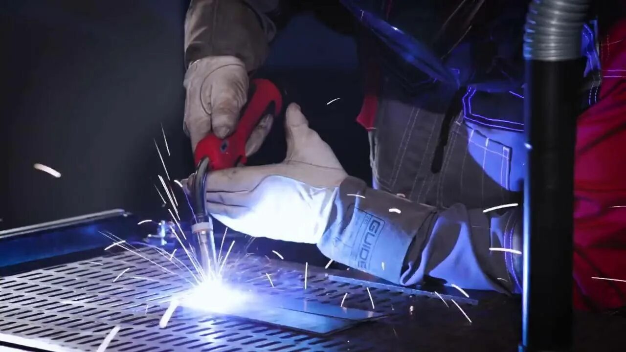 Сварка алюминия в защитном газе. Сварка нержавейки полуавтоматом с углекислотой. сварка нержавейки полуавтоматом. полуавтоматическая электродуговая сварка. порошковая сварка полуавтоматом.