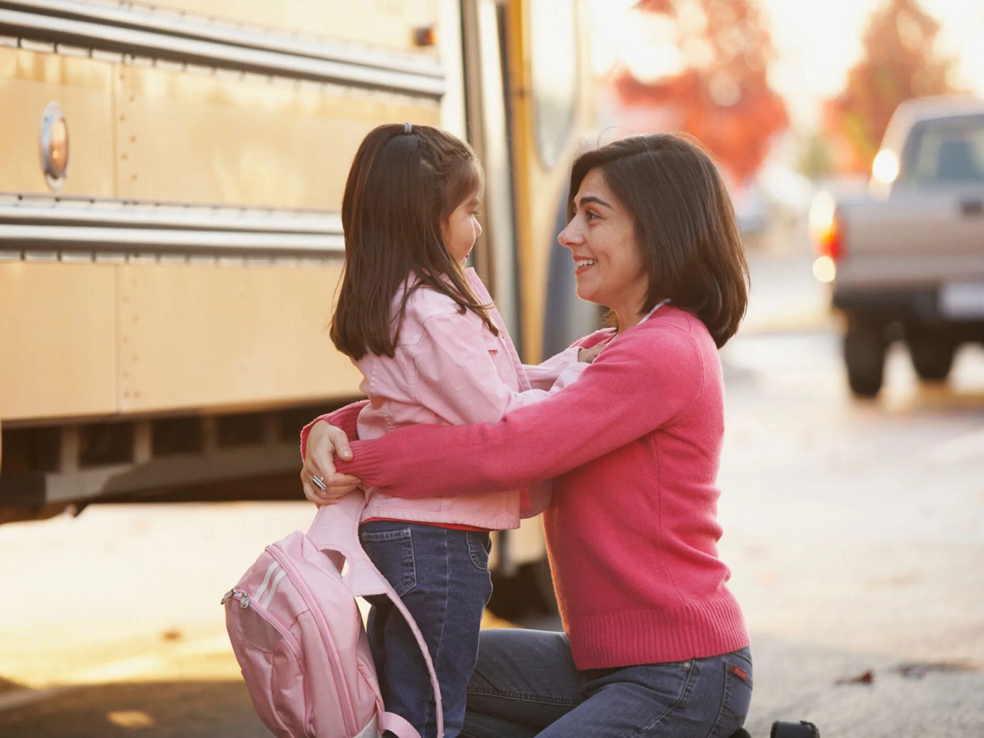 She watched her daughter. Pick up from School. Pick up children from School. Mother School. Back in School mother.