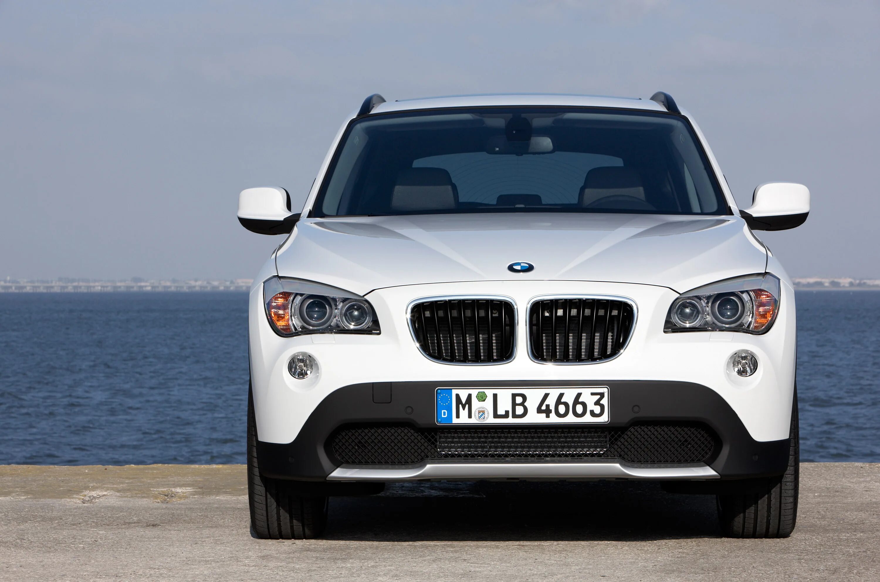 Х 1 автомобиль. BMW x1 e84. BMW x1 универсал. BMW x1 2009. BMW x1 20d.