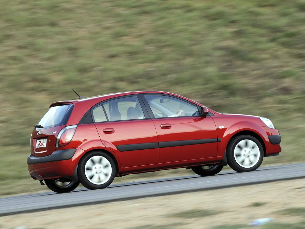 Хэтчбеки 2005 г. Kia Rio 2005 хэтчбек. Kia Rio 2008 хэтчбек. Кия Рио хэтчбек 2005. Киа Рио 2008.