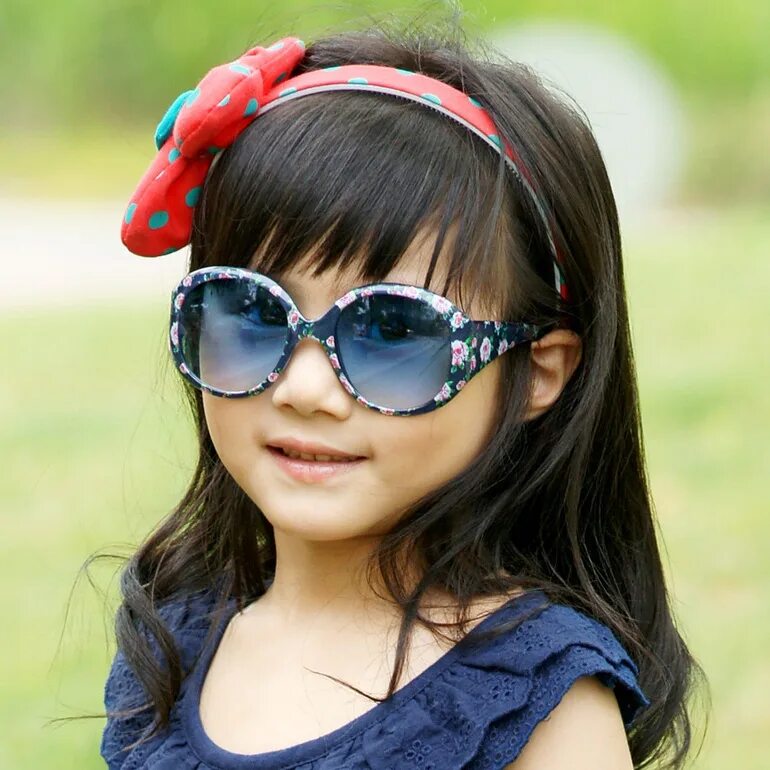 Деточки очки. Очки для девочек. Солнечные очки для девочек. Модные очки для девочек. Солнечные очки для подростков девочек.