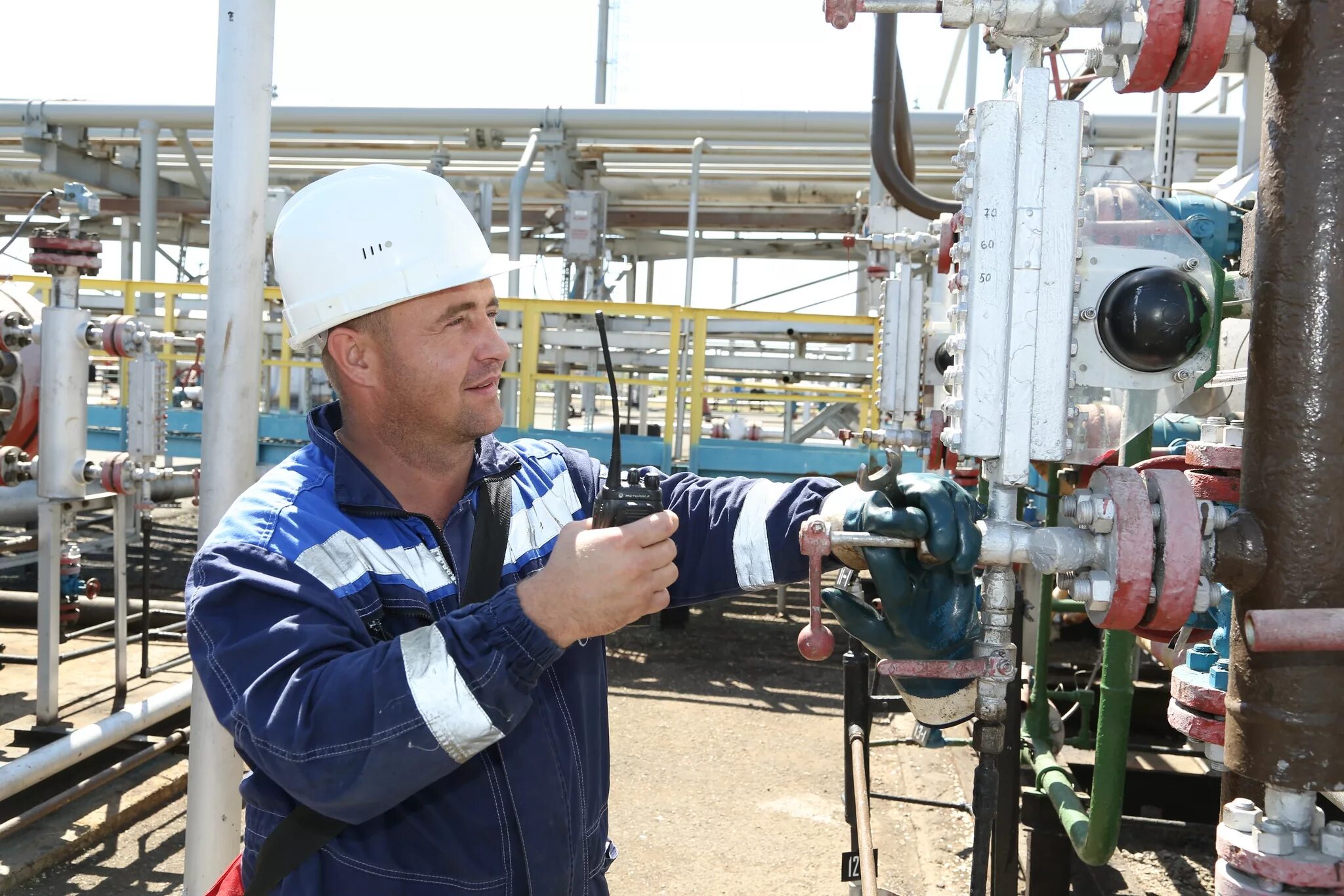 Оператор по добыче нефти и газа Роснефть.
