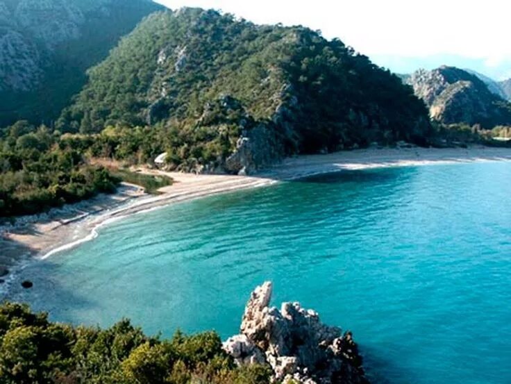 Aerial view of Cirali Beach from ancient Olympos ruins, Antalya Turkey фотографи