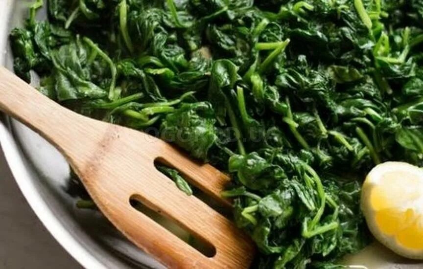Шпинат с маслом. Салат шпинат 1 уп. Шпинат с чесноком. Шпинат сакраменто. Шпинат с маслом.