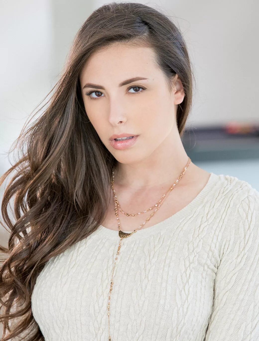 Casey calvert. Кейси калверт 2016. casey calvert 2012. кейси калверт офис.