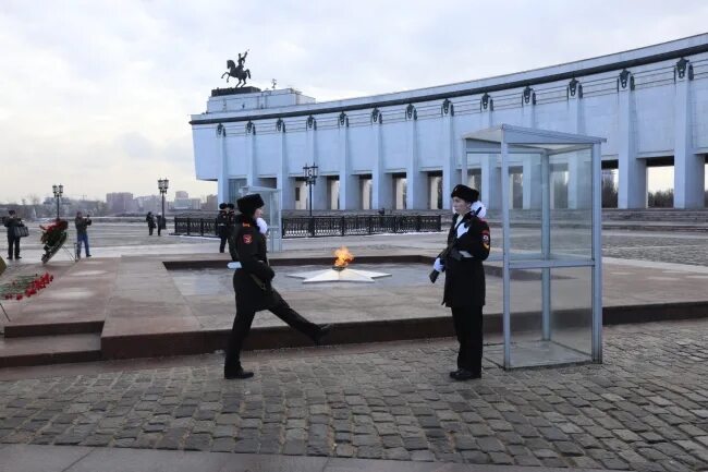 Пост 1 память. Пост 1 на Поклонной горе кадеты. Пост для кадетов на Поклонной горе. Пост 1 Поклонная гора. Поклонная высота Поныри.