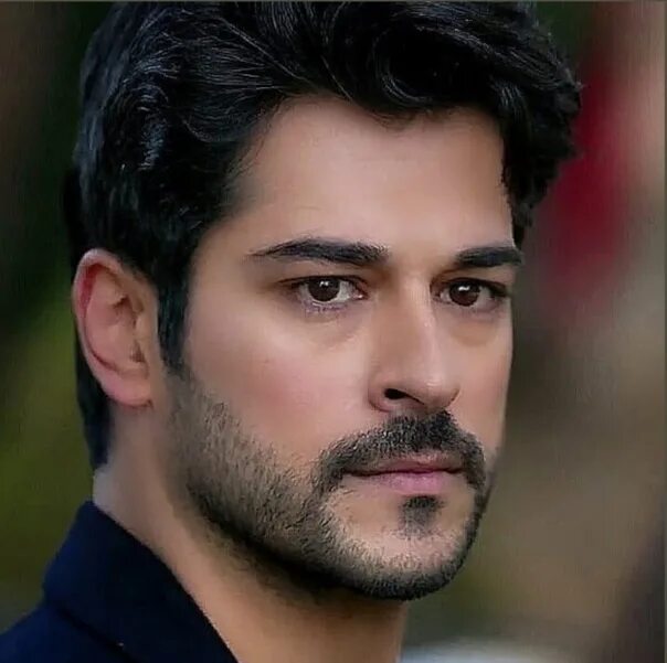 Бурак озчивит в питере. Бурак озчивит 2022. Турецкий красавчик бурак озчивит. Бурак озчивит. Бурак озчивит.