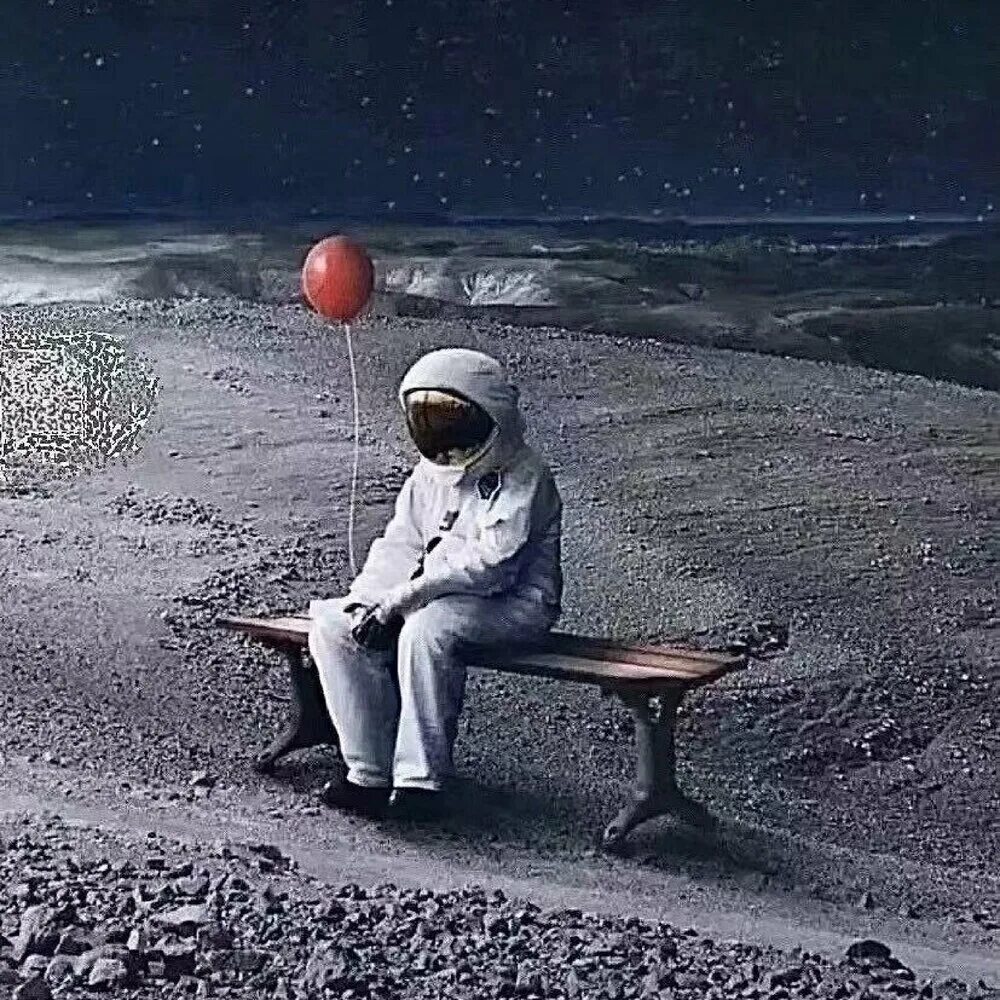 Сидя на луне слушать