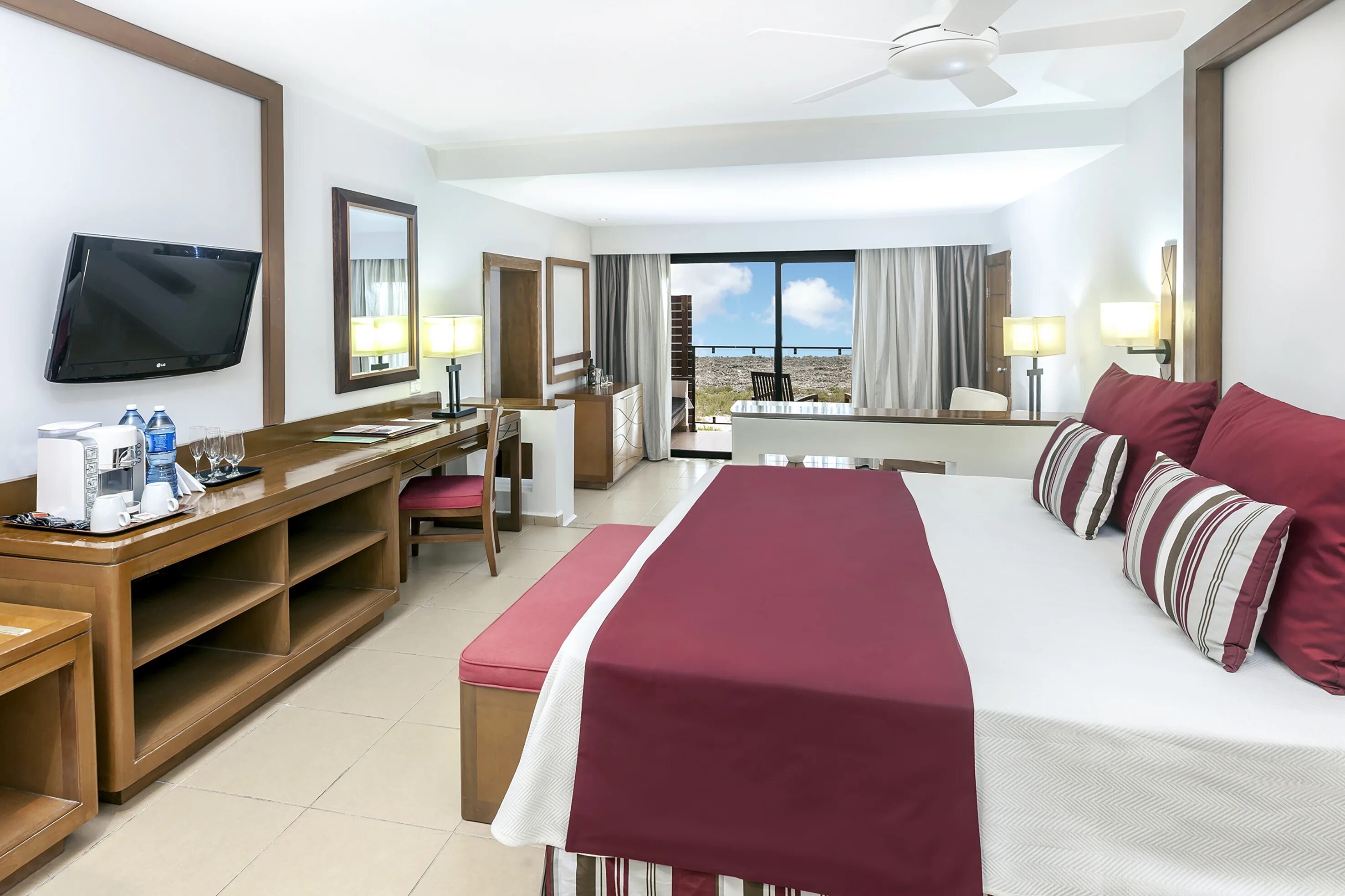 Отели мелиа куба. Melia Cayo Coco 5 Куба. Melia Cayo Santa Maria 5*. Melia Jardines отель. Куба отели 5 звезд.