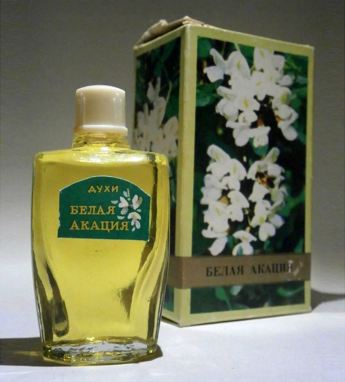 Creed - love in white eau de parfum. Духи в белом флаконе. Lacoste l. Духи juliette has a gun white spirit. Ciel духи белые розы.