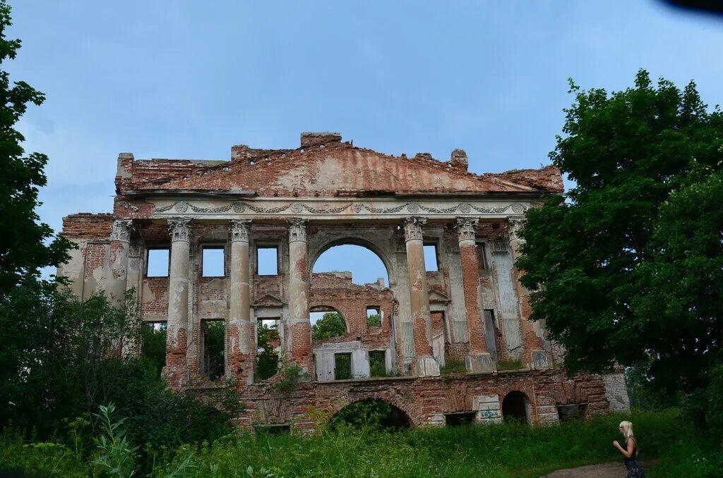 Заброшенная усадьба в пущино на наре. Усадьба пущино на наре серпухов. Деревня пущино московская область. Деревня пущино серпуховский район. Усадьба пущино на наре серпухов.