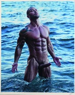 Dylan Rosser L’homme et la mer MutualArt