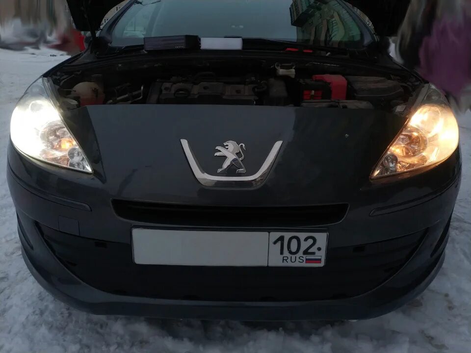 Замена лампочки пежо 408
