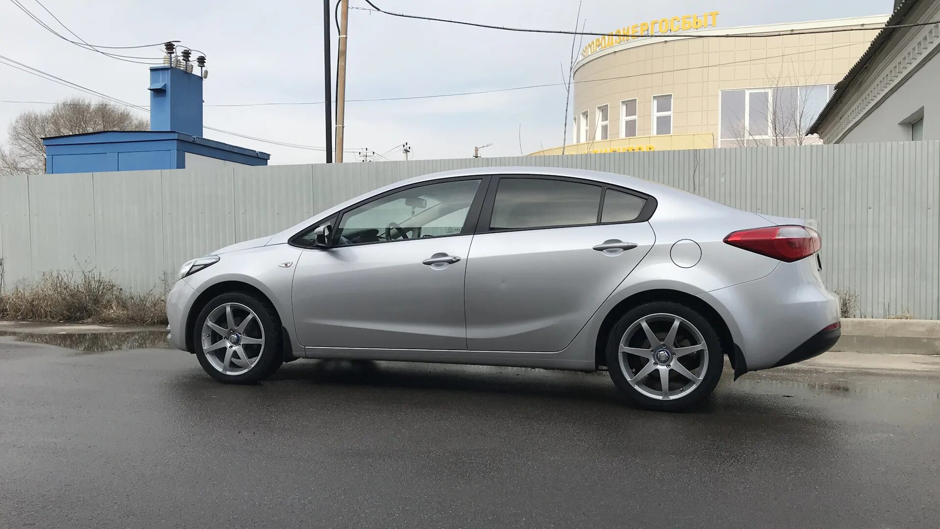 Церато диск. Cerato 3 r17. диски kia cerato yd r17. диски kia cerato 3 r17. киа церато 3 на 17 дисках.