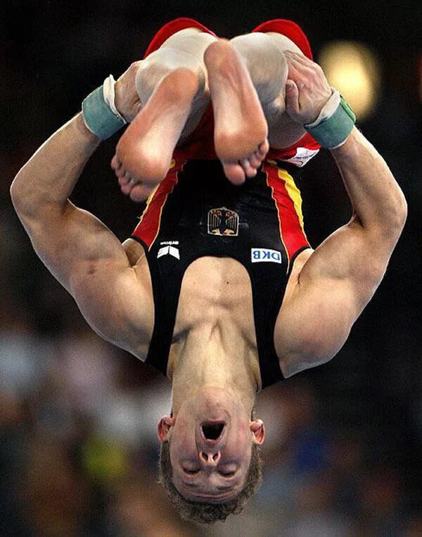 Курьезы в фигурном катании. Фигурист прикол. Казусы у фигуристов. Смешные спортивные моменты. Казусные моменты.