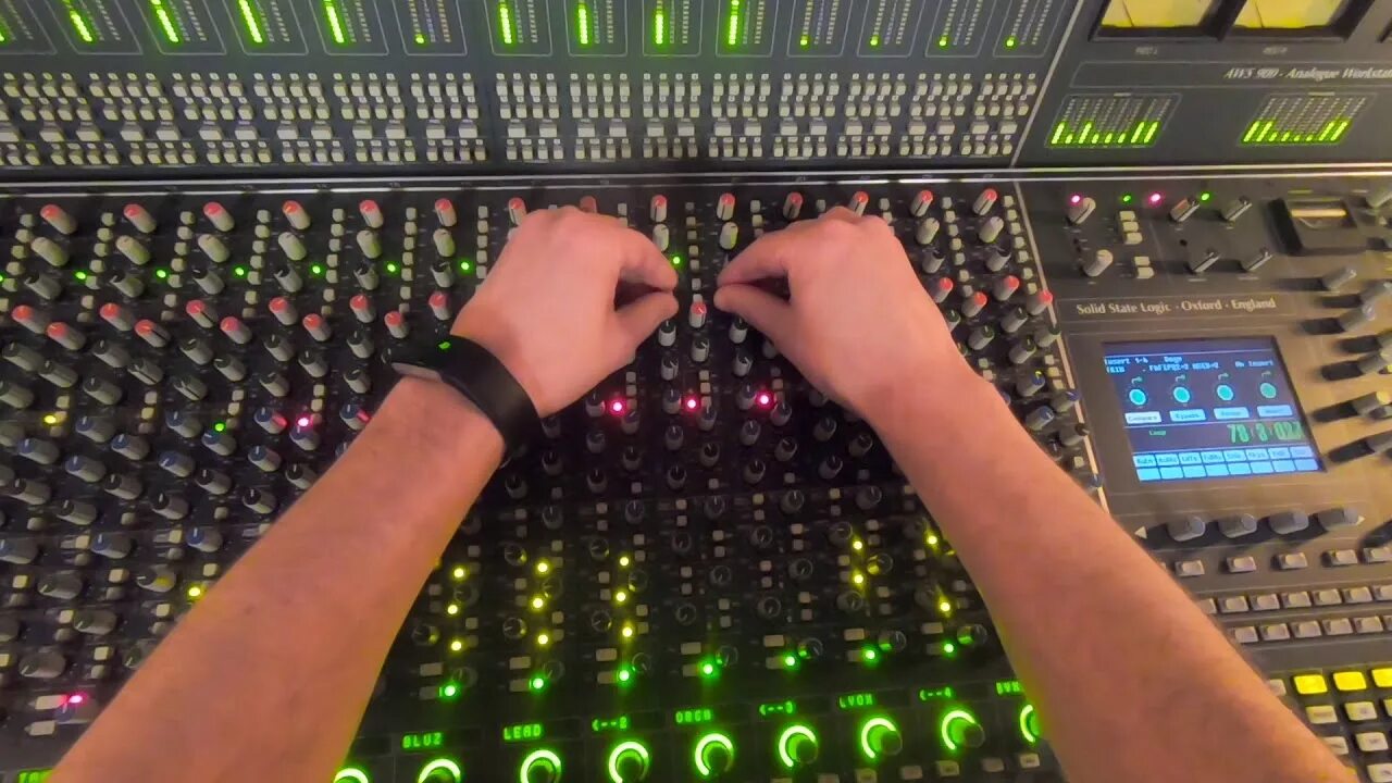 Ssl console. Ssl консоль. ssl console 4000. ssl mixer console. ssl desk.