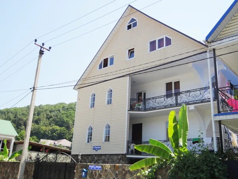 гостевой дом у тети тани лоо. ул прохладная. прохладная, д. гостевой дом на кубанской сочи. лоо 9 авеню.