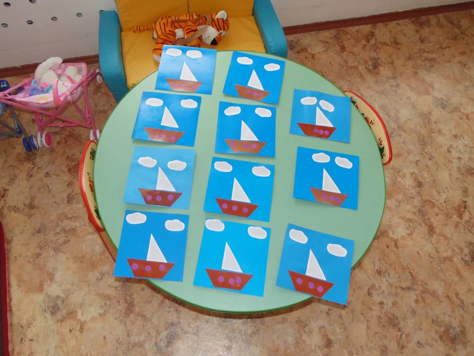 Лепка во второй младшей группе 23 февраля. Поделки на 23 февраля. Аппликация к 23 февраля. Аппликация ящик с инструментами в подготовительной. Подарки папам средняя группа.