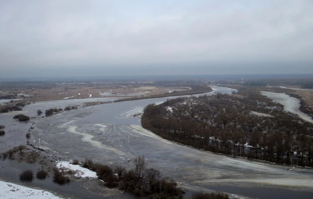 Уровень воды в клязьме во владимире. Вязники венец Клязьма. Вязники Клязьма водозабор. Разлив Клязьмы в Вязниках. Разлив Клязьмы Вязники Владимирская область.