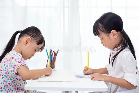My little sister do homework
