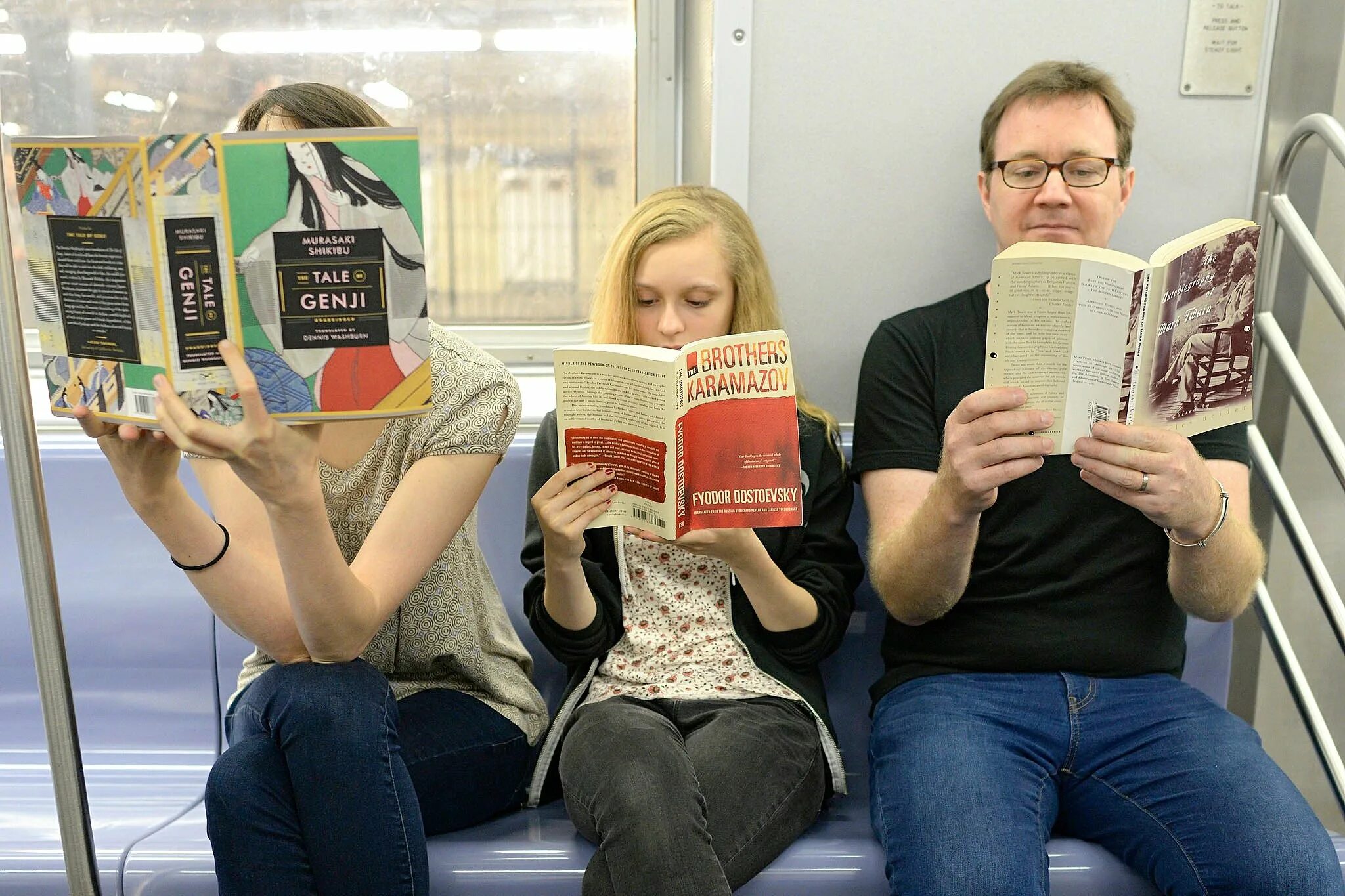 Who to read this book. Будущее печатных изданий. people who read books. новинки книжного клуба. книжный клуб «знакомство с книгой».