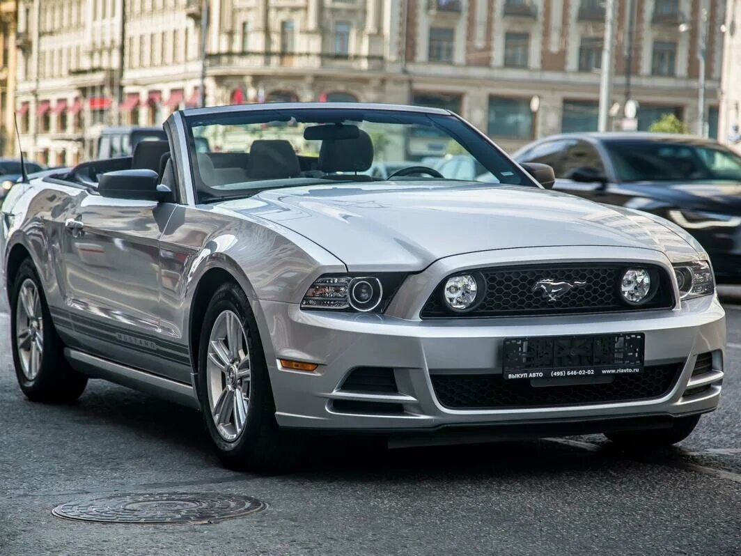 Машина 0.5. Ford Mustang 2012. Форд Мустанг кабриолет 2012. Форд Мустанг 5 кабриолет. Форд Мустанг 2012г.