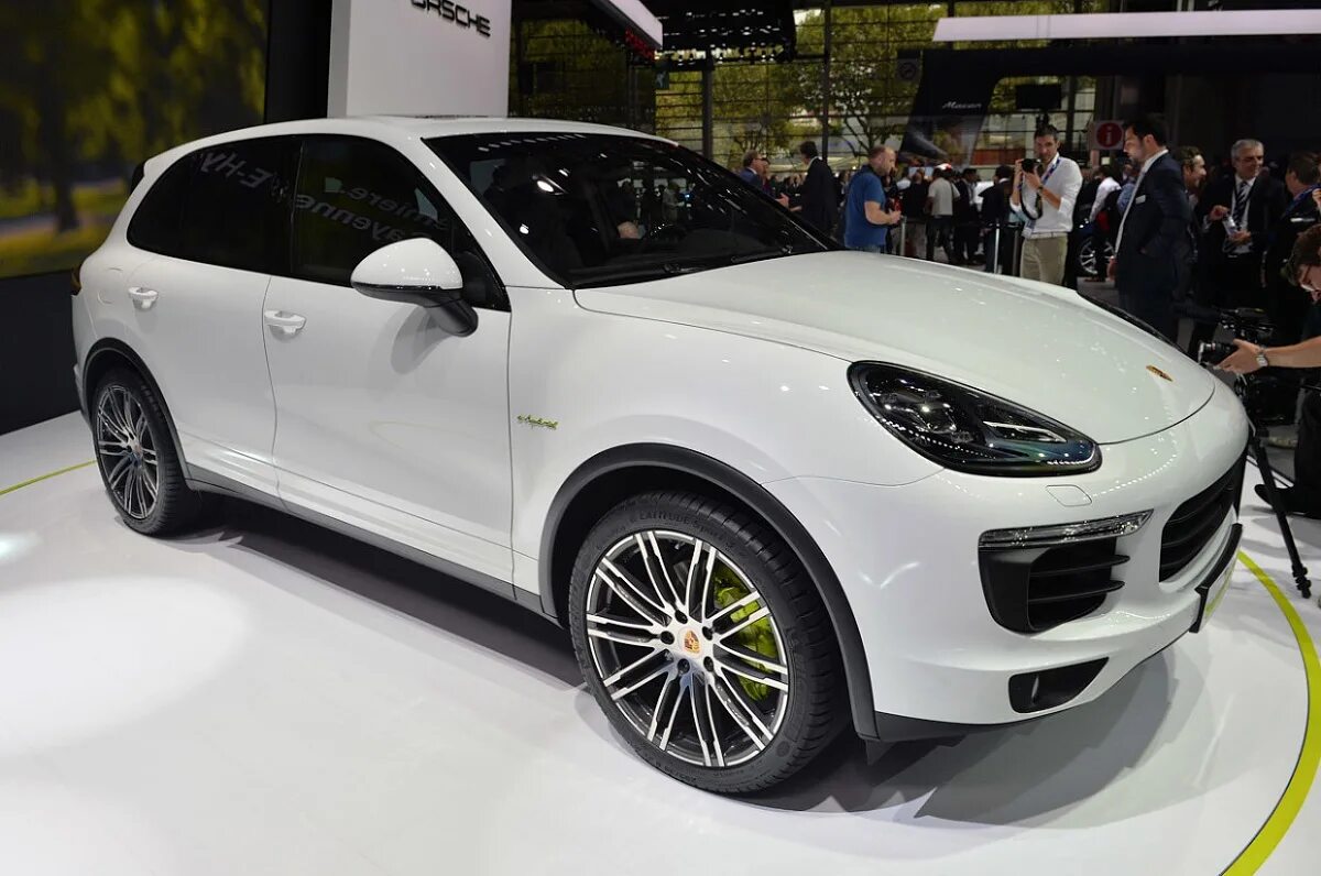 Porsche cayenne hybrid