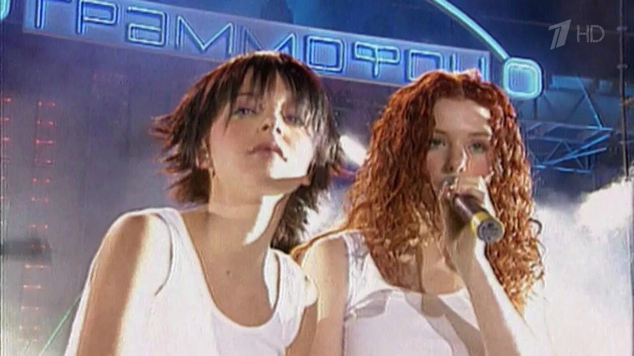 Группа тату 2001. T.A.T.U. - нас не догонят «золотой граммофон 2001». Лена Катина 2001. Группа t.a.t.u. На моих тату слушать