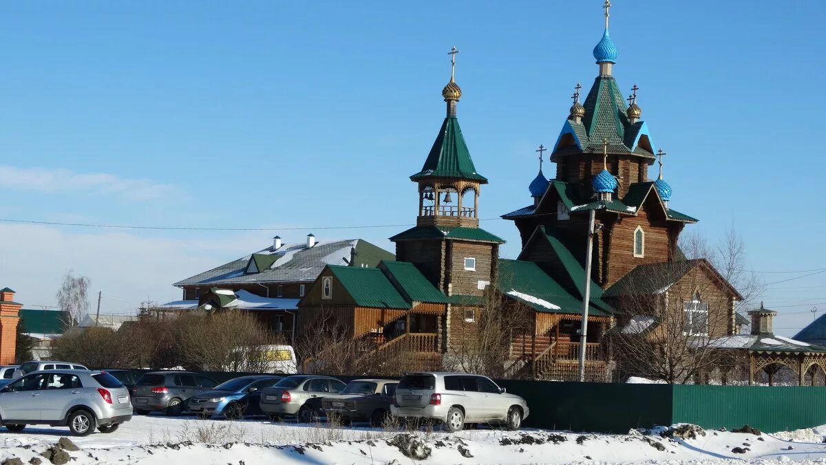 Нов южноуральска. Южноуральская Церковь Преображения. Храм Южноуральск. Церковь Южноуральск деревянная.