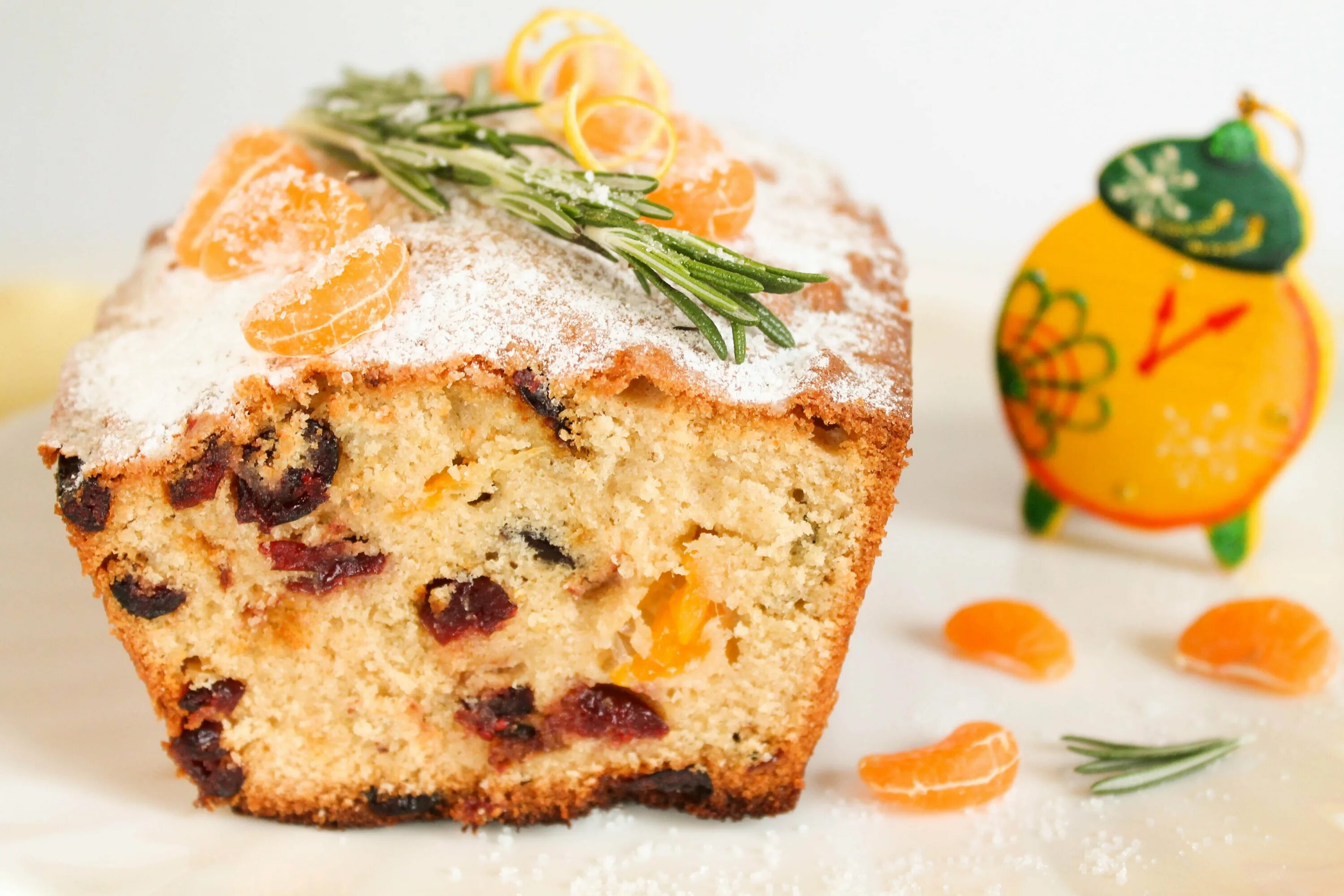 кекс рождественский с сухофруктами и цукатами. мандариновый кекс рецепт в духовке. кекс с мандаринами. рождественский кекс с мандаринами. кекс с мандаринами.