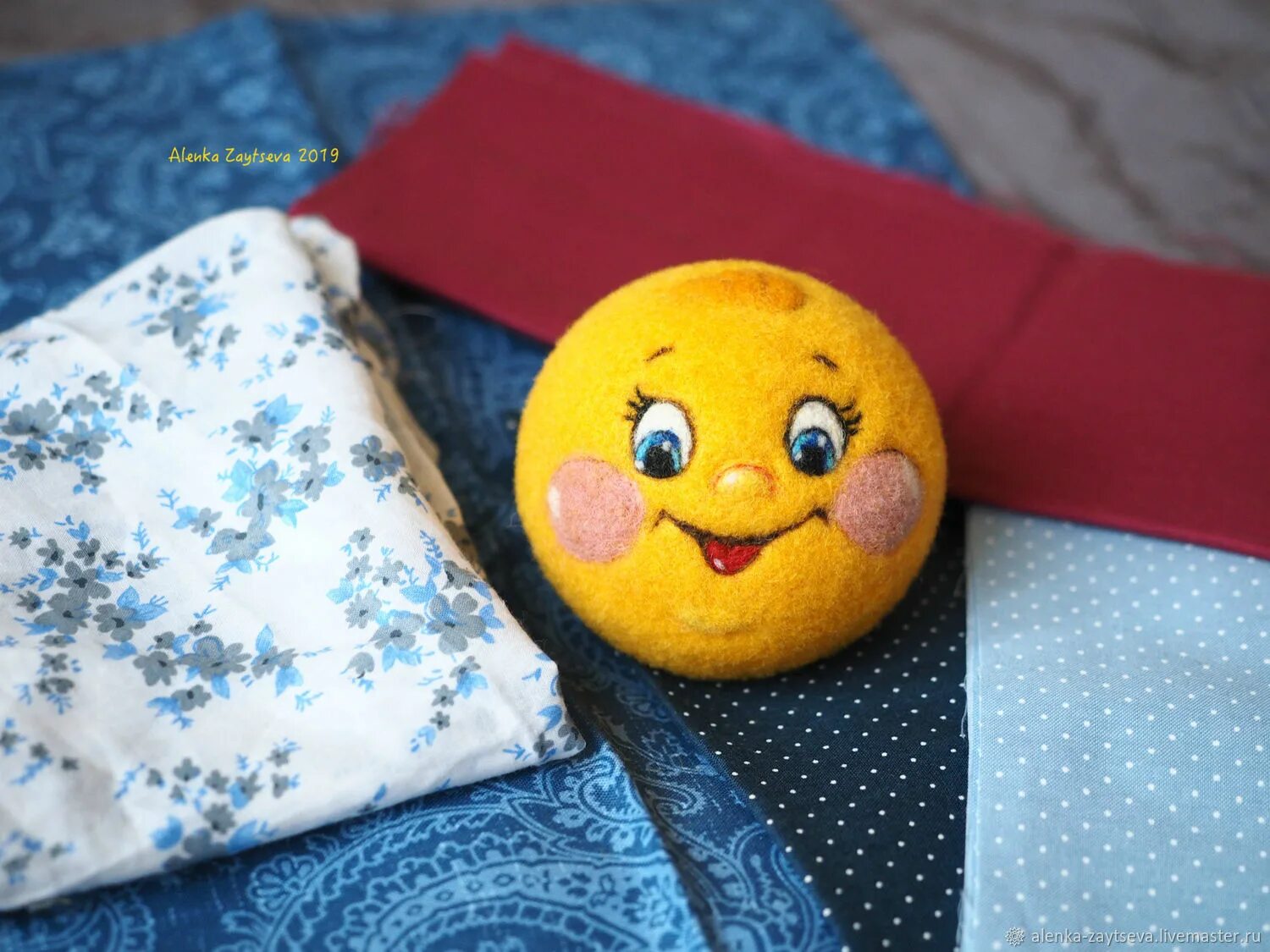 колобок плюшевый игрушка. поделка колобок. поделка колобок. мягкая игрушка колобок. поделка колобок из папье маше.