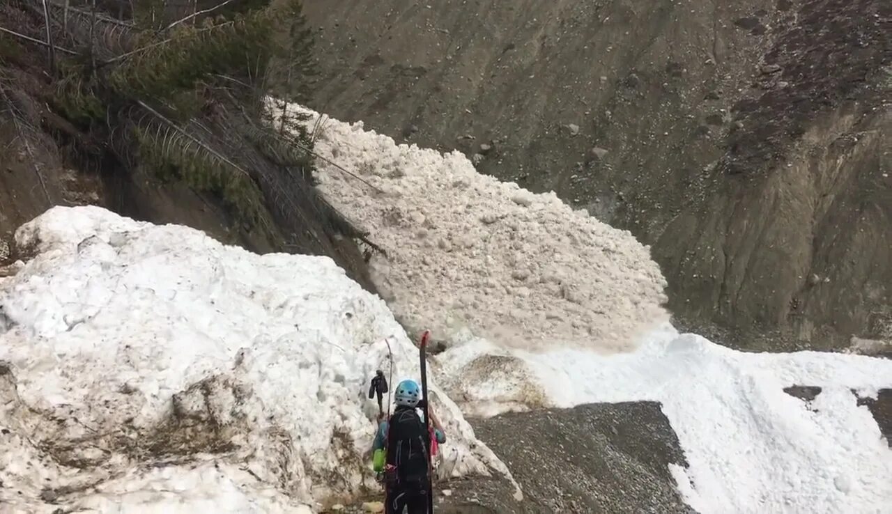 предвестники сели кратко. обвалы и снежные лавины. сель лавина. оползни сели обвалы снежные лавины. пакистан аттабад 2010.