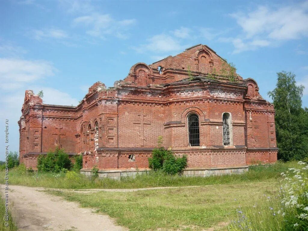 Церковь в меркутино. Церковь архангела михаила смоленская область. Село ильинское кимрского района тверской области. Церкви в смоленском районе. Смоленская церковь выездное.