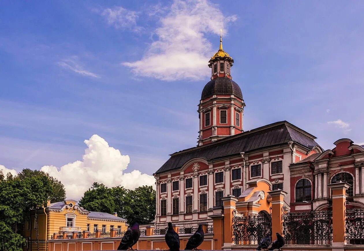 свято-троицкой александро-невской лавре в санкт-петербурге. свято-троицкая александро-невская лавра. свято-троицкая александро-невская лавра. трезини благовещенская церковь александро-невской лавры. мужской монастырь в санкт петербурге.
