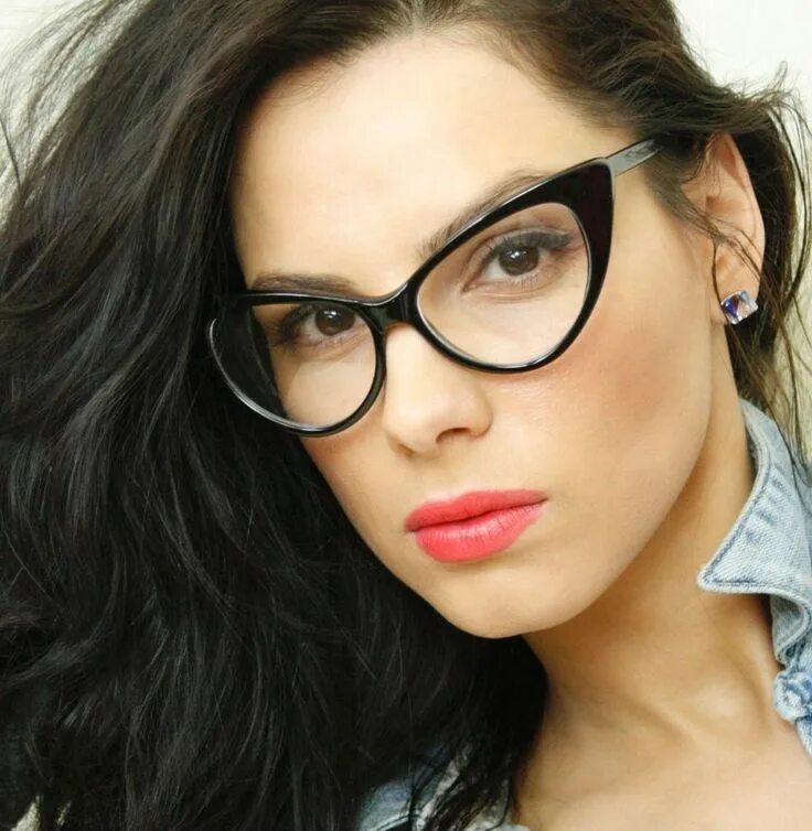 Стильные очки для зрения. Красивые очки для зрения женские. Оправа для очков женская модная. Красивые оправы для очков женские для зрения.